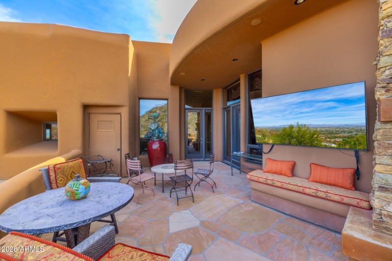 Upper Deck Media Wall