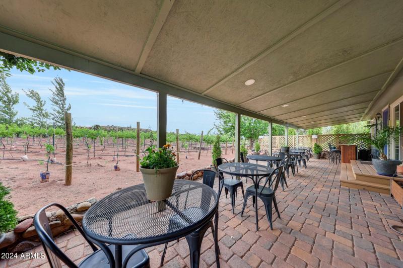 Retail Outdoor Seating