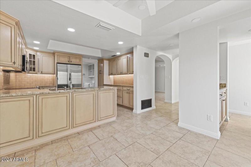 11-4327 N 69th Way 09