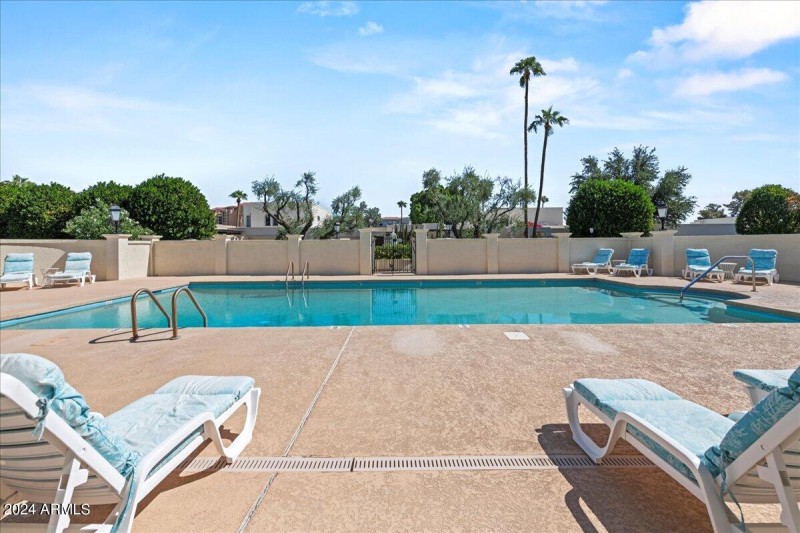 43-4327 N 69th Way 41