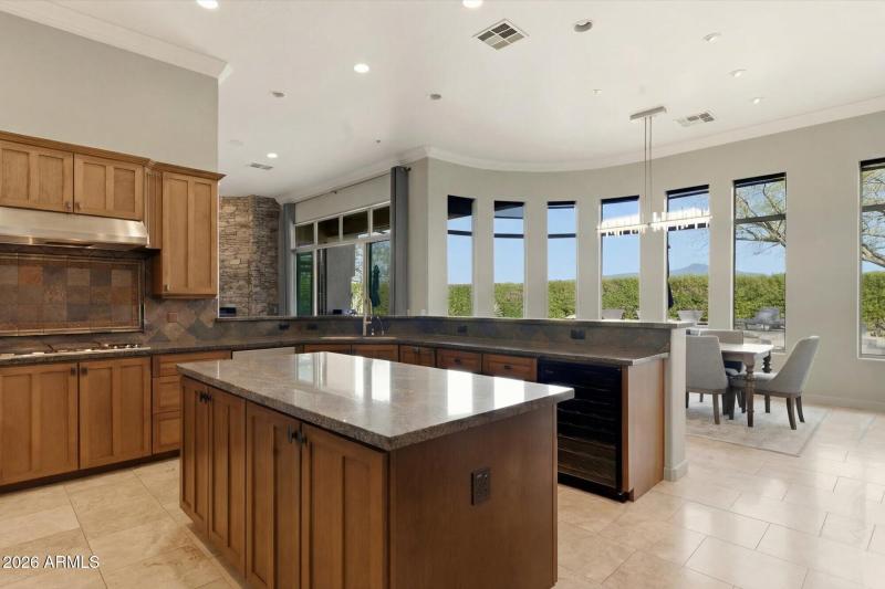 083-f5d73dce-4020-4a96-bab5-85b6de457e42