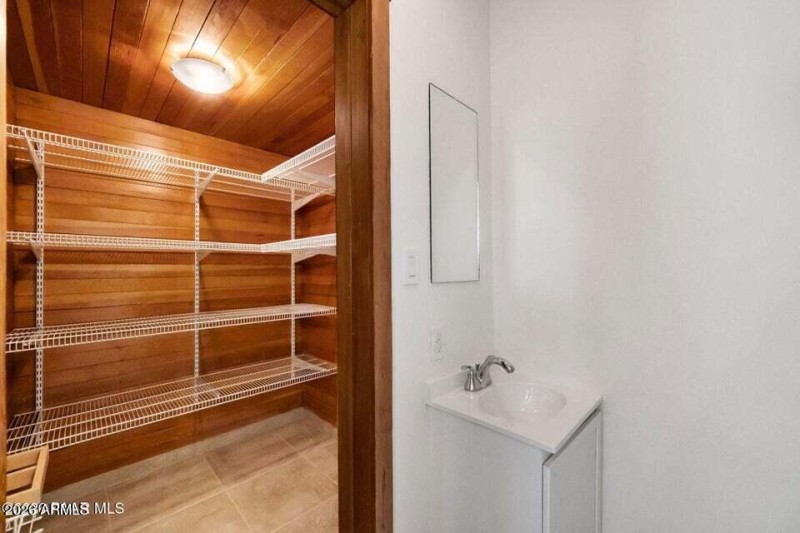 LL Bathroom to Storage