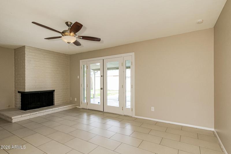 005-photo-living-room-15194656