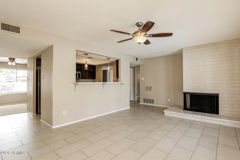 006-photo-living-room-15194657