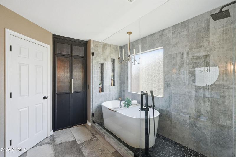 Enclosed Soaking Tub and Walk in Shower