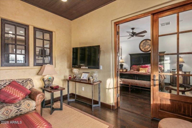 Primary Suite Office Details