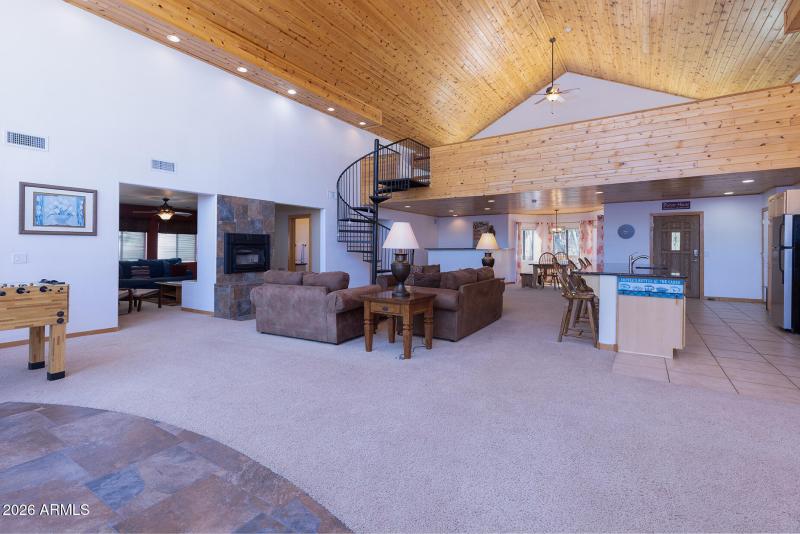 Huge Vaulted Greatroom