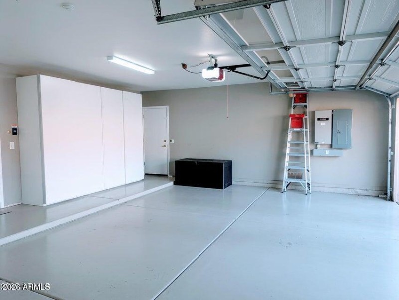 Quail Garage with Door to Side Yard