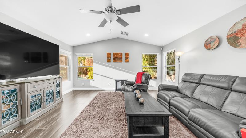 2460 E Elgin St (25)