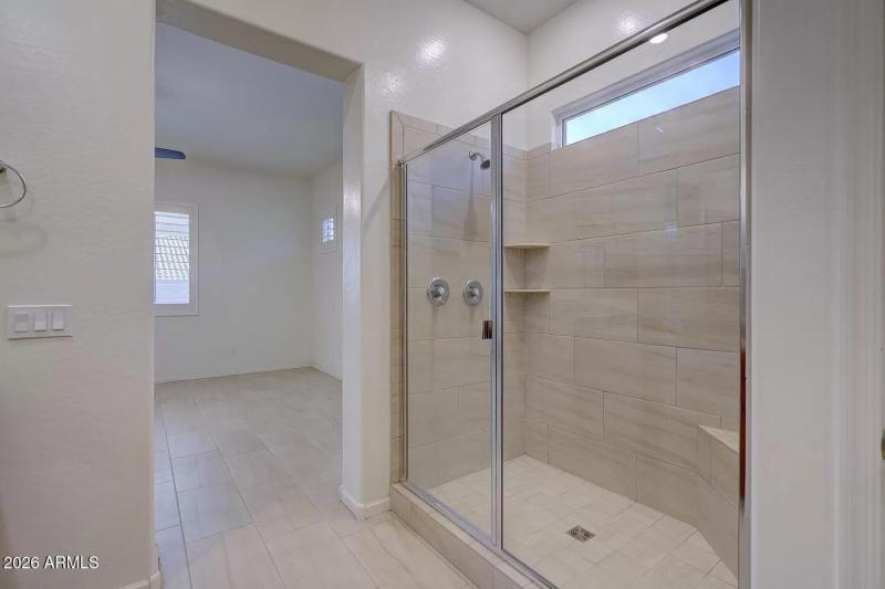 e77493f8-1455-476a-b83c-cb6525100558