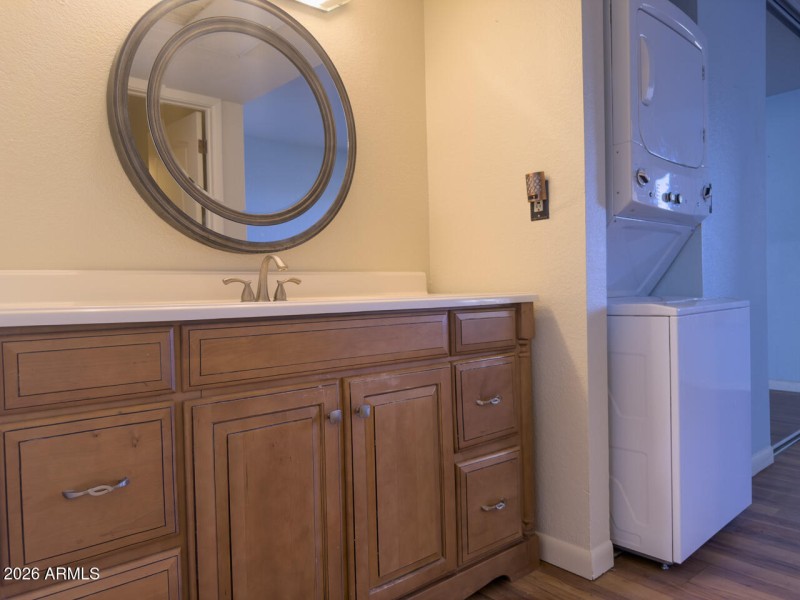 5995 N 78 Interior Bath_5919