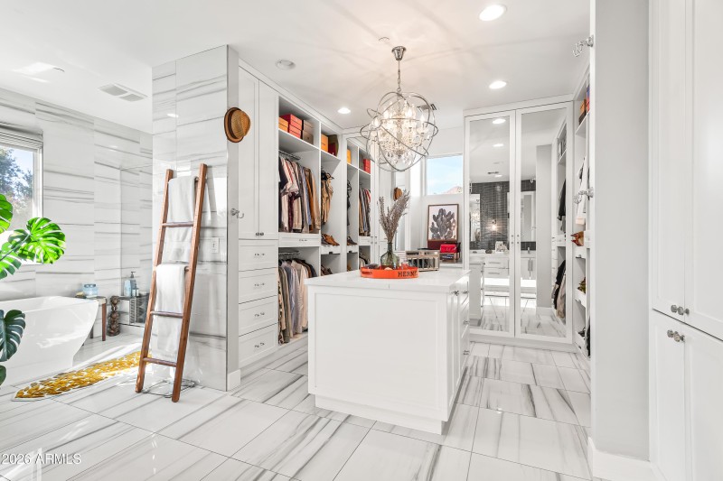 Primary Bath| Dresssing