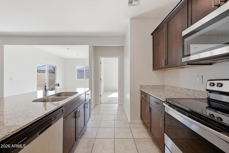 5) 68227-69a3595942ada