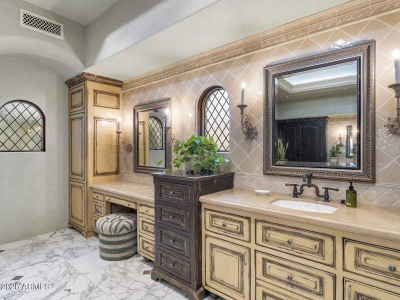 060_Primary Bathroom