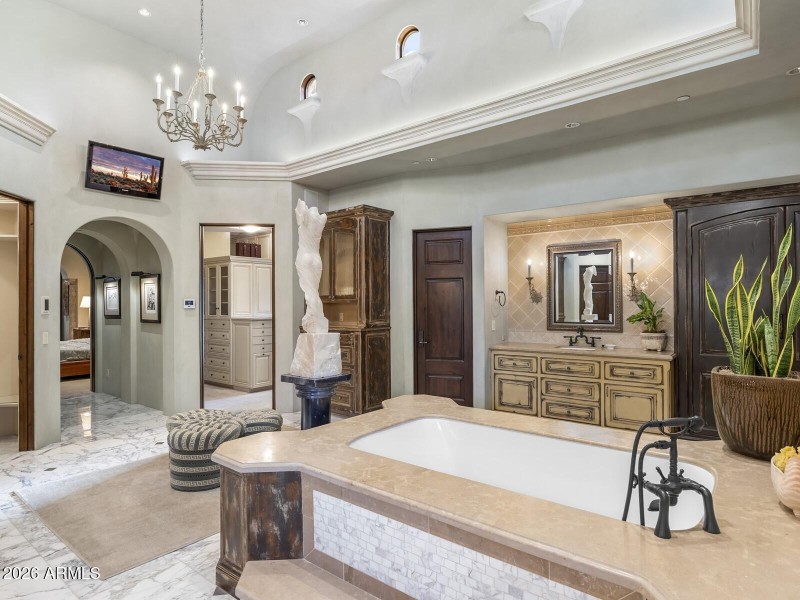 061_Primary Bathroom