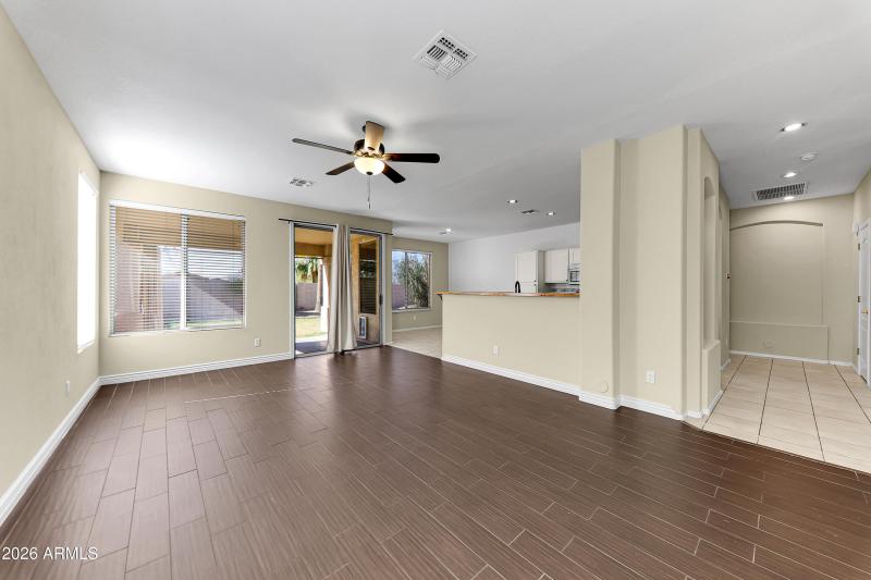 1819 W Nighthawk Way-18