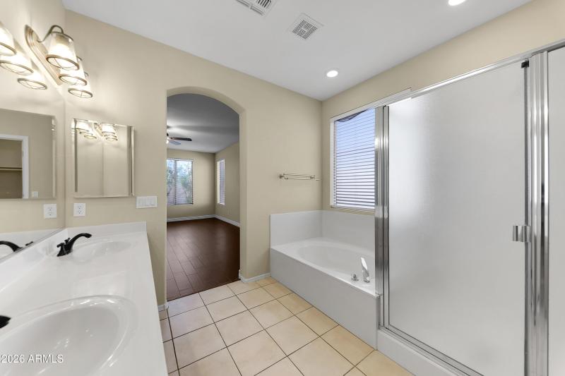 1819 W Nighthawk Way-34