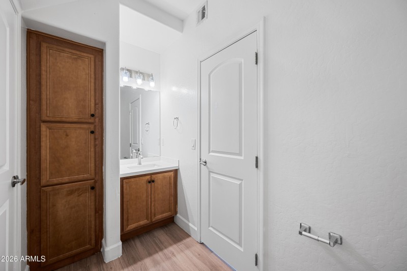 9-4608WMA1179-ocupix-