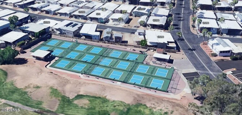 10 Pickleball courts