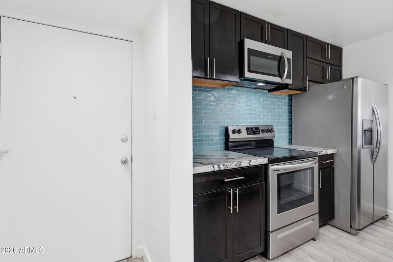 STAINLESS APPLIANCES