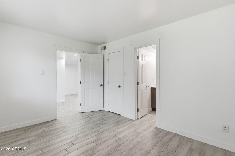 THIS ROOM IS SO SPACIOUS!!