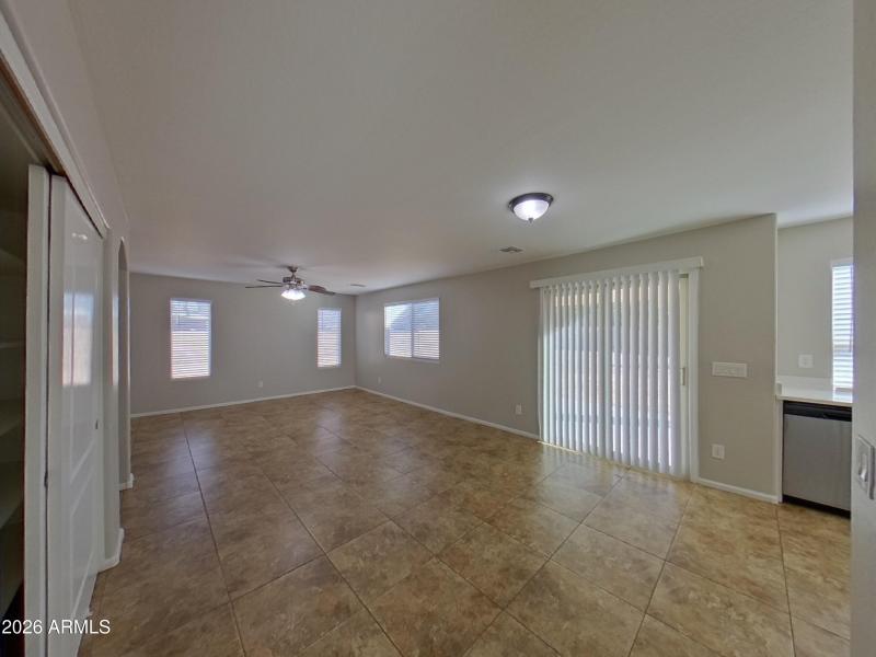 3_pc_44Ais9zESU_zrzqsAsBWO_layout_0