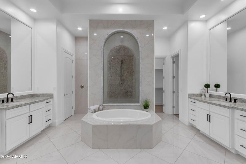 036_83_247_a4m_sg_742