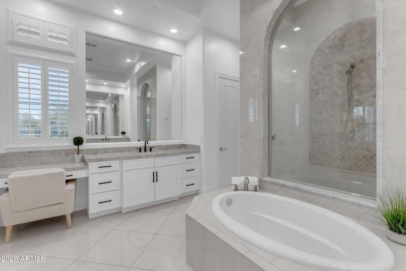 038_85_253_a4m_sg_182