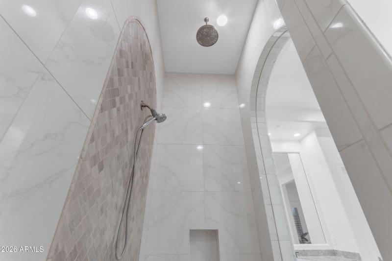 042_90_268_a4m_sg_421