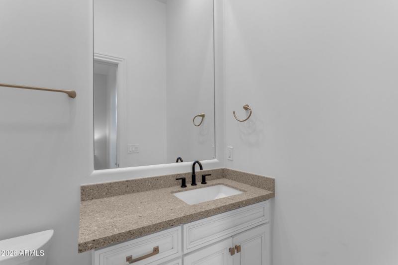 073_127_379_a4m_sg_577