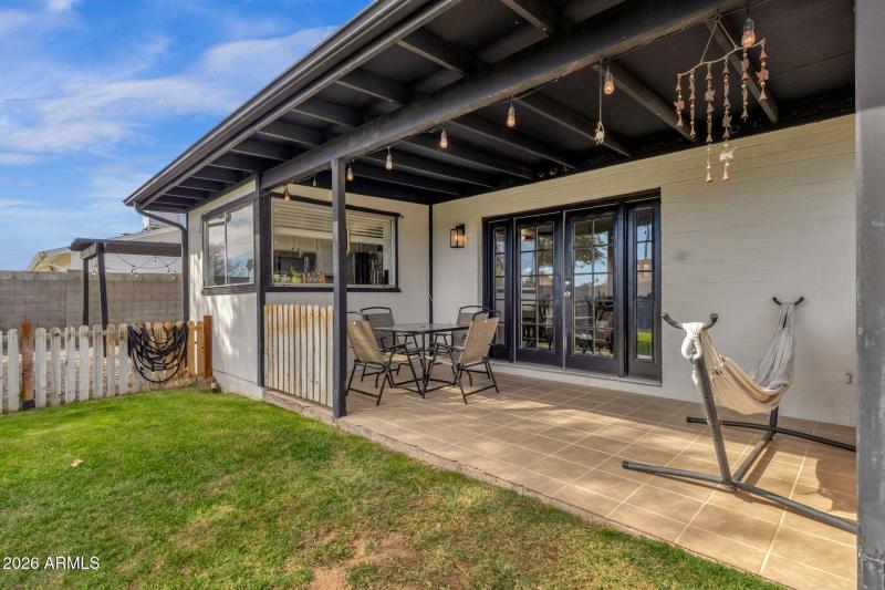 33-web-or-mls-4721-w-sweetwater-ave