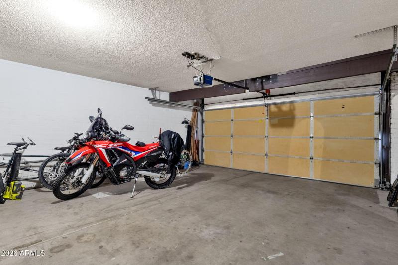 32-web-or-mls-4721-w-sweetwater-ave