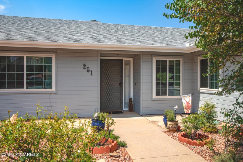 002_Welcoming Entrance