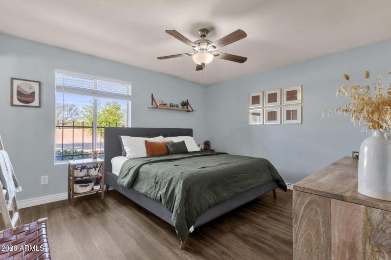 25-web-or-mls-4721-w-sweetwater-ave