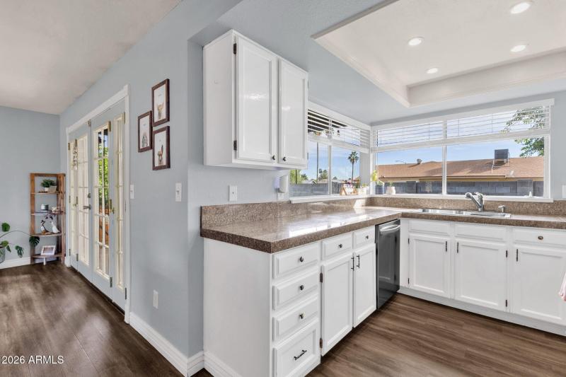 15-web-or-mls-4721-w-sweetwater-ave