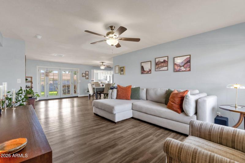 9-web-or-mls-4721-w-sweetwater-ave