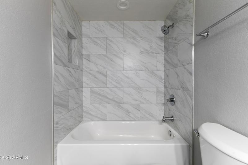 Guest bath with tub