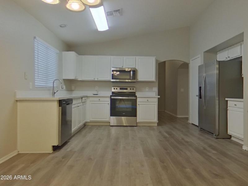 5_pc_rfr4qvTceV_ZcrPtuJXwp_other_room_I4