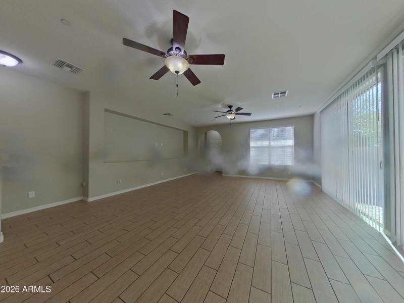 4_pc_UXaDPjNvUF_V6UWyHOIcN_layout_0