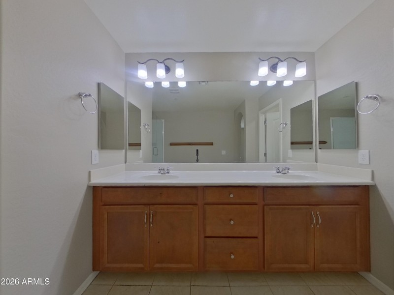 10_pc_ajTG2gIdHM_HBrBGILVRo_layout_2