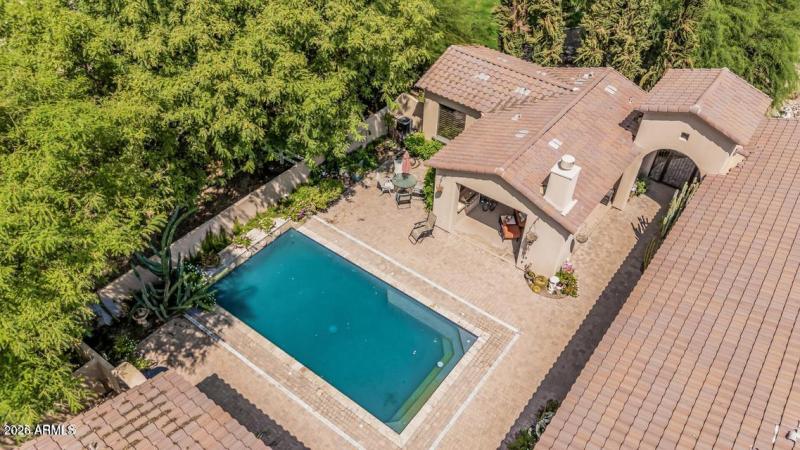 Property 3 Guest Area & Pool