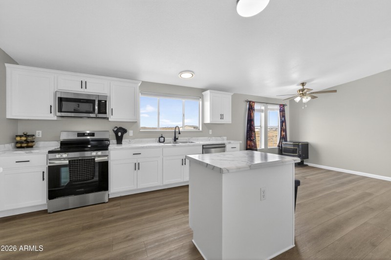 936-deer-field-blvd-winslow-az-usa-015