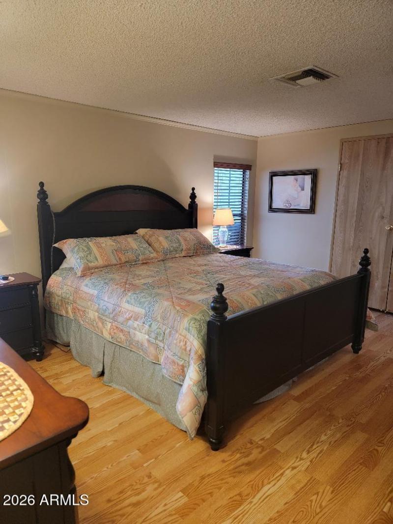 3809 primary bedroom king size bed