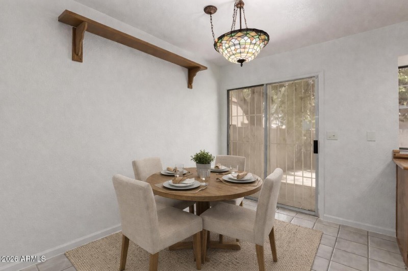 Virtually staged dining room