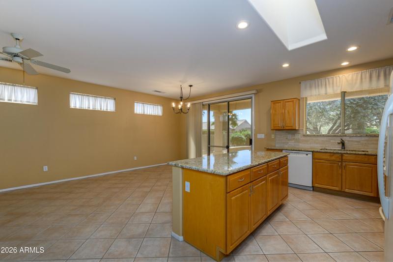 Kitchen Island W/Granite-18