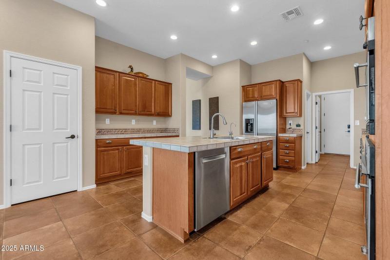 19-web-or-mls-1715-w-ainsworth-dr