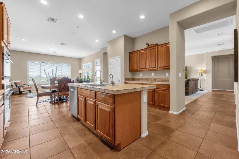 21-web-or-mls-1715-w-ainsworth-dr