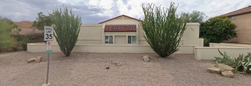 11832 N Saguaro. Complex view
