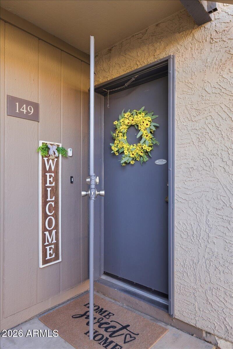 32-1402_E_Guadalupe_Rd_32