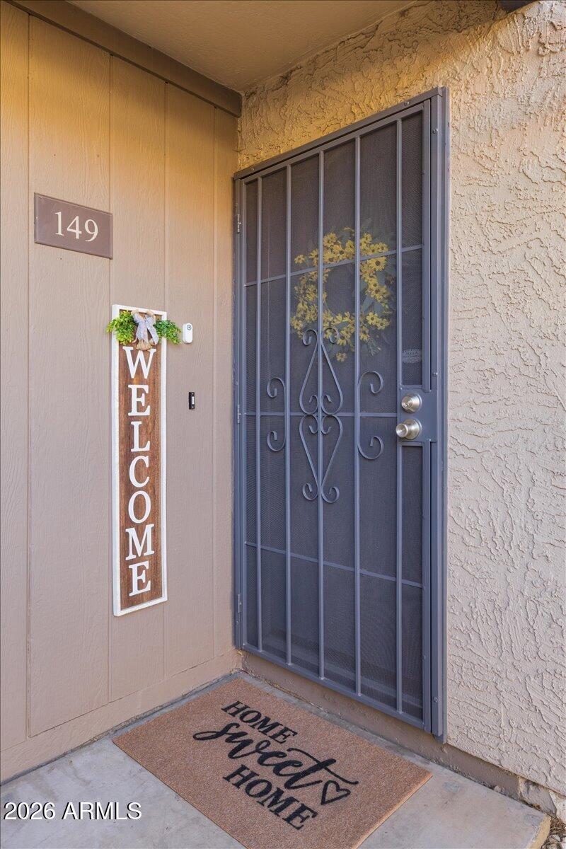 33-1402_E_Guadalupe_Rd_33